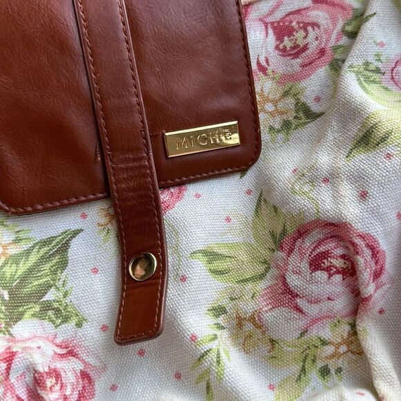 👜 Miche | Floral Mini Backpack - Picture 3 of 6